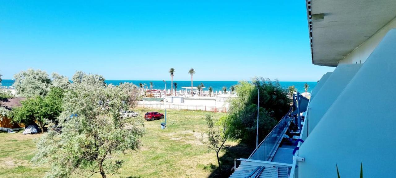White Tower - Private Studio 106 Mamaia Exterior foto