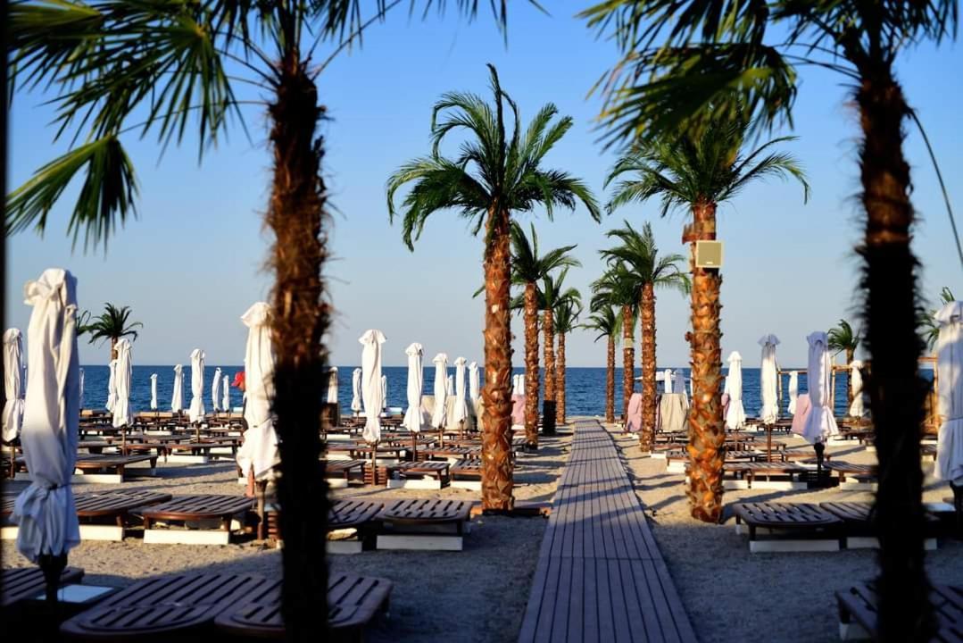 White Tower - Private Studio 106 Mamaia Exterior foto